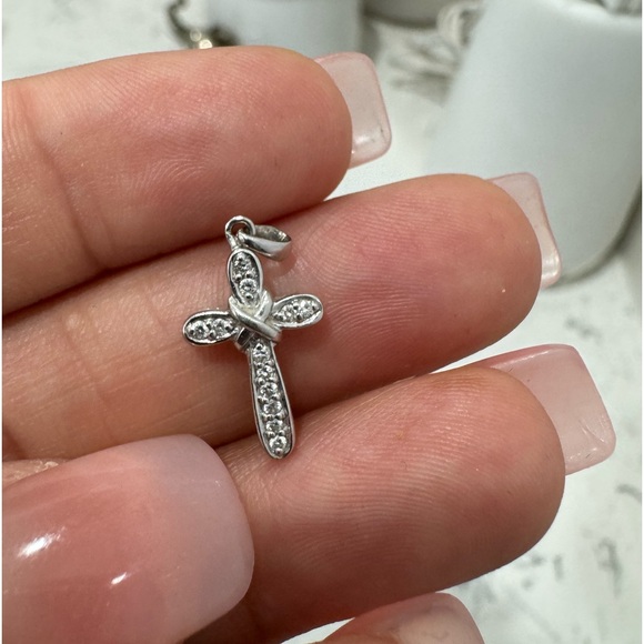✨14K White Gold Cross Pendant - Picture 8 of 10